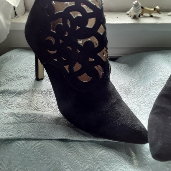 Adrienne Vittadini Black Suede leather Boots 8M - Picture 4 of 11